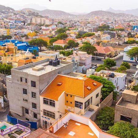 Simabo'S Backpackers' Hostel Mindelo Bagian luar foto