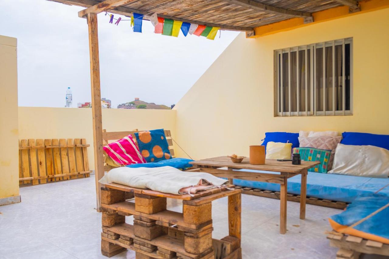 Simabo'S Backpackers' Hostel Mindelo Bagian luar foto