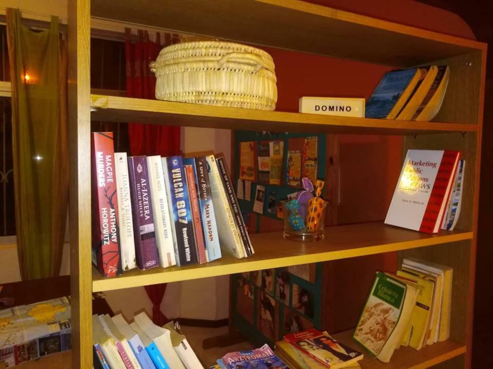 Simabo'S Backpackers' Hostel Mindelo Bagian luar foto