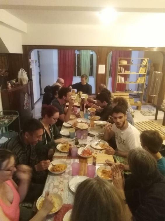 Simabo'S Backpackers' Hostel Mindelo Bagian luar foto
